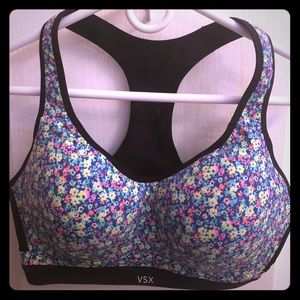 Victoria’s Secret -padded Sports Bra Under Wire
